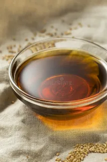 تصویر 3 از روغن کنجد زرآوه تهیه‌ شده از بهترین دانه‌ های کنجد
